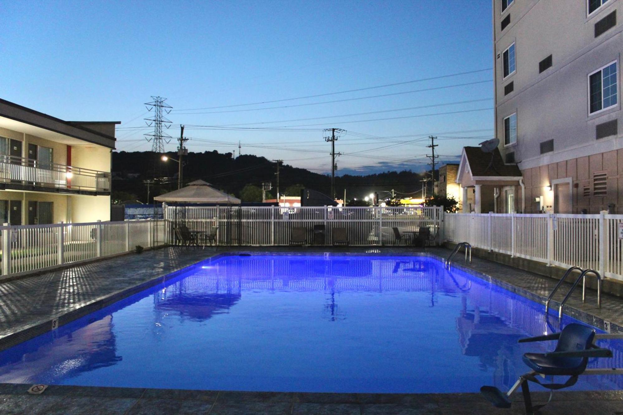 Motel Ramada By Wyndham Harrisonburg Exteriér fotografie